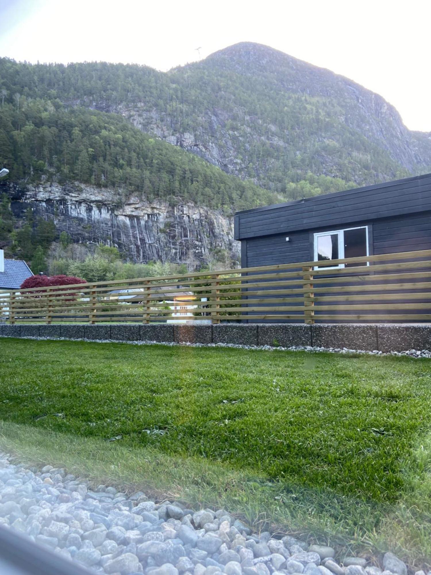 Lovely Underground Flat Andalsnes Apartment Exterior photo